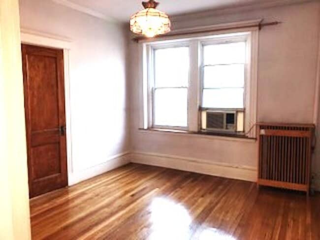 Building Photo - No Brokers Fee, In-Unit Washer and Dryer, Heat, Hot Water Included, Balcony, Parking for Rent