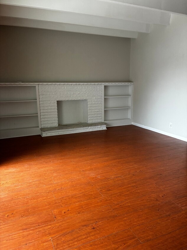 Photo - 728 Ohio Pike (Cincinnati, OH)