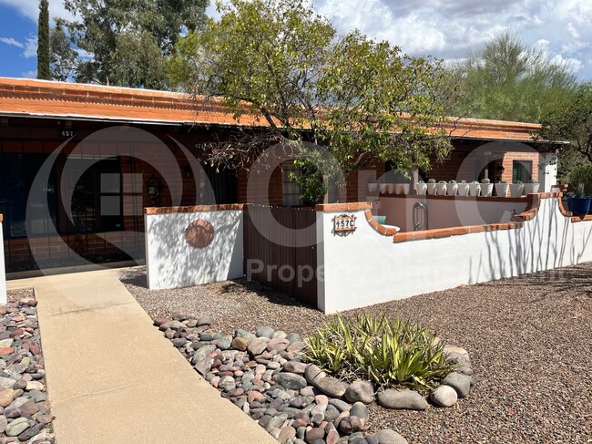Building Photo - 457 S Paseo Quinta