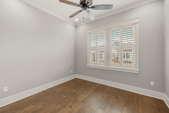 Foto del edificio - 197 Camellia Oaks Ave