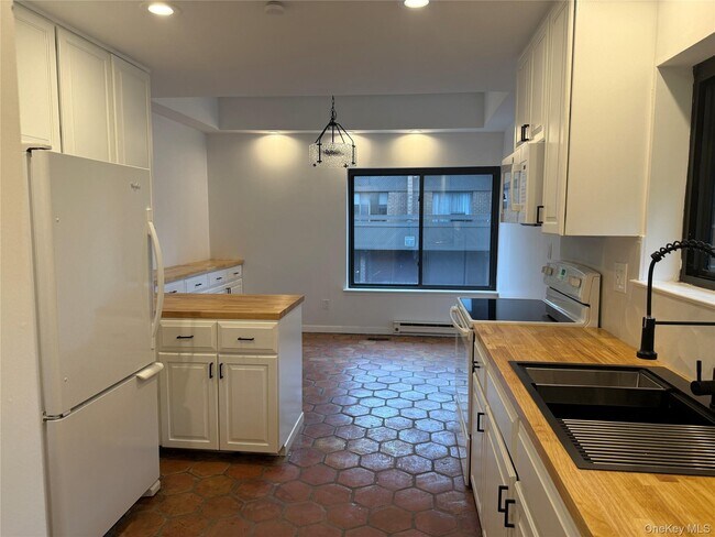 Foto del edificio - 15 Old Field