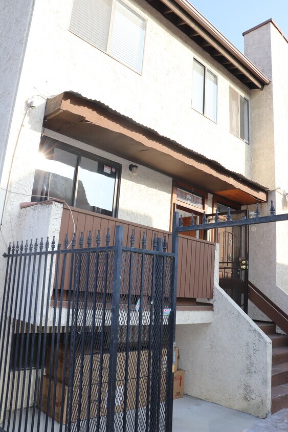 Primary Photo - 14100 Calvert St