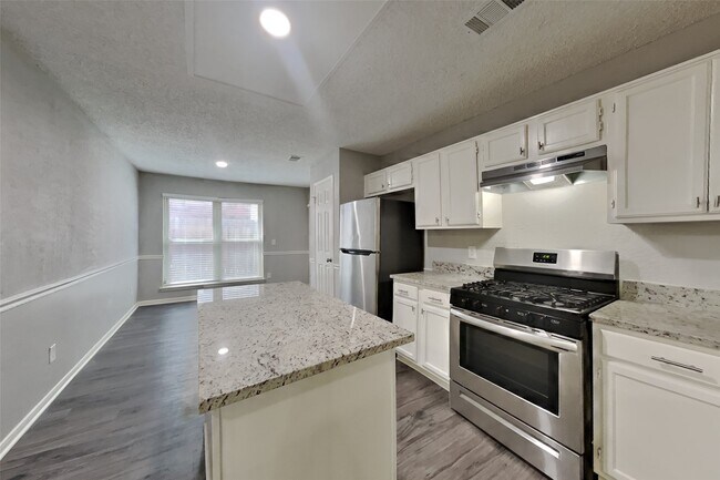 Foto del edificio - 18138 Garden Manor Dr