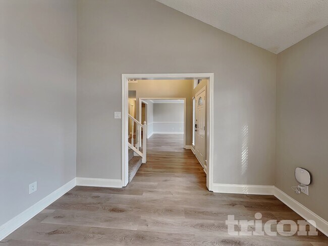 Foto del edificio - 7724 Grassland Dr