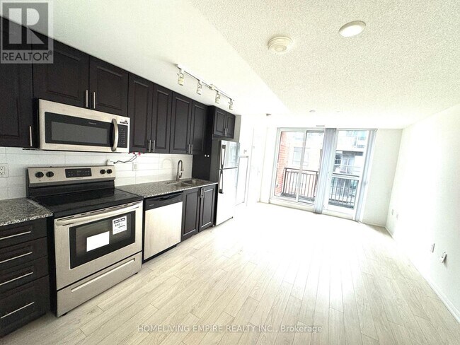 Building Photo - 3091 Dufferin St