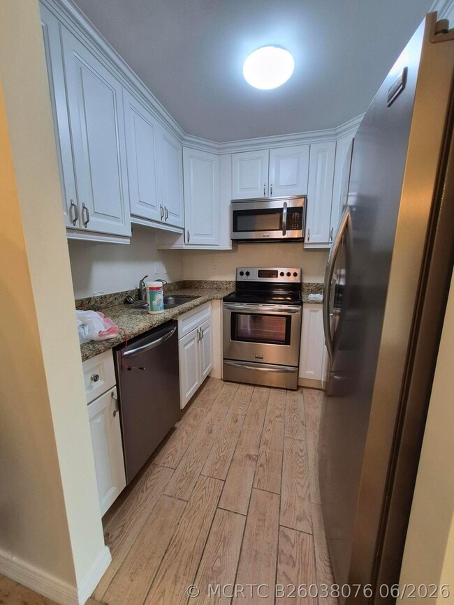 Building Photo - 27 Easthampton B