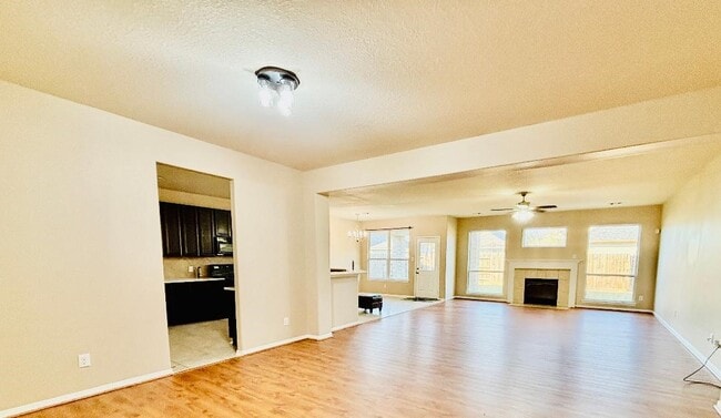 Building Photo - 9947 Valance Way