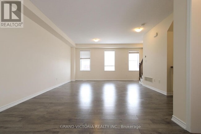 Building Photo - 22-22 Spring Creek Dr