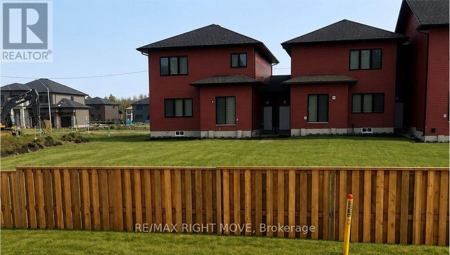 Building Photo - 3022 Sandy Acrs Ave