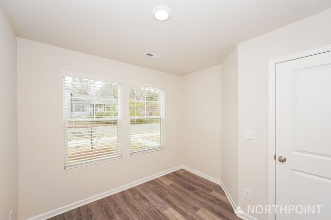 Foto del edificio - Brand New Townhome | 3 BR/3.5BA | 1-Car Garage | Near Downtown Mooresville