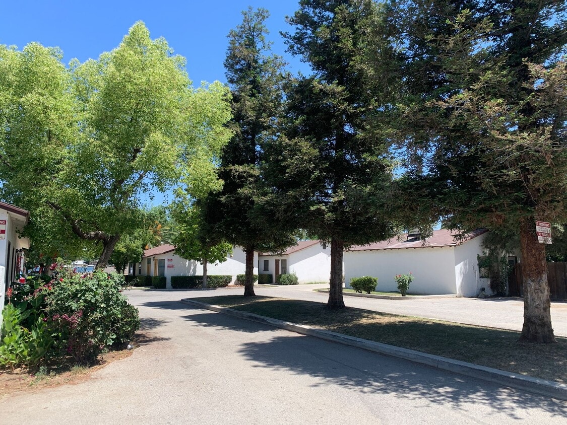 Primary Photo - BRAND NEW home in Oildale!