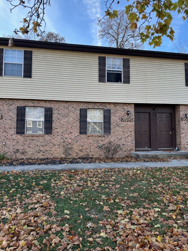 Building Photo - 3593 Scarberry Dr