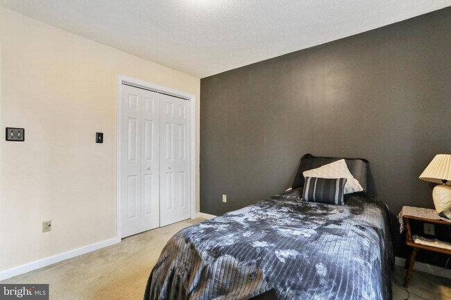 Foto del edificio - 104 Moss Ct