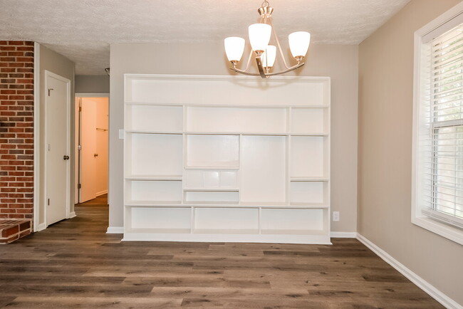 Foto del edificio - 5406 Cindy Ln SE