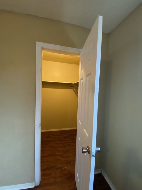Building Photo - 514 S Bois D Arc Ave