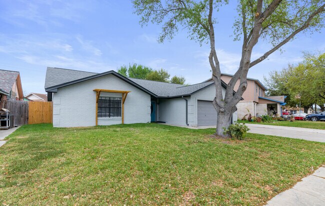 Building Photo - 7038 Laramie Ln