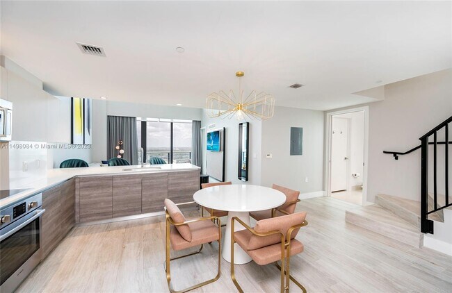 Foto del edificio - 121 NE 34th St