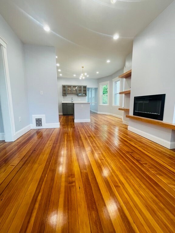 Building Photo - 21 Crowell St
