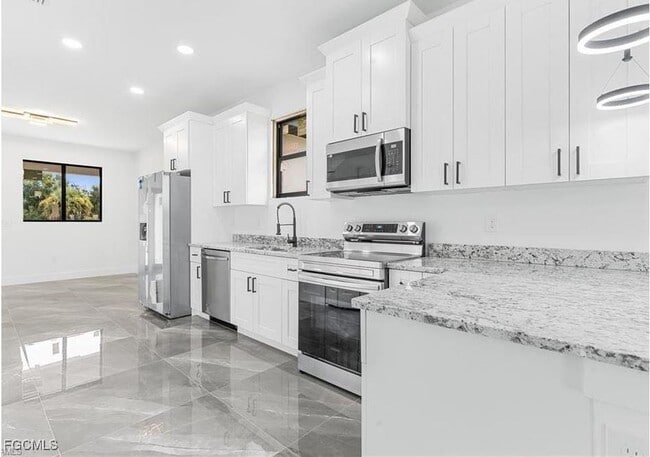 Building Photo - 128 Nave Ave S