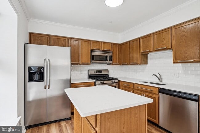 Foto del edificio - 1010 Crestmont Dr