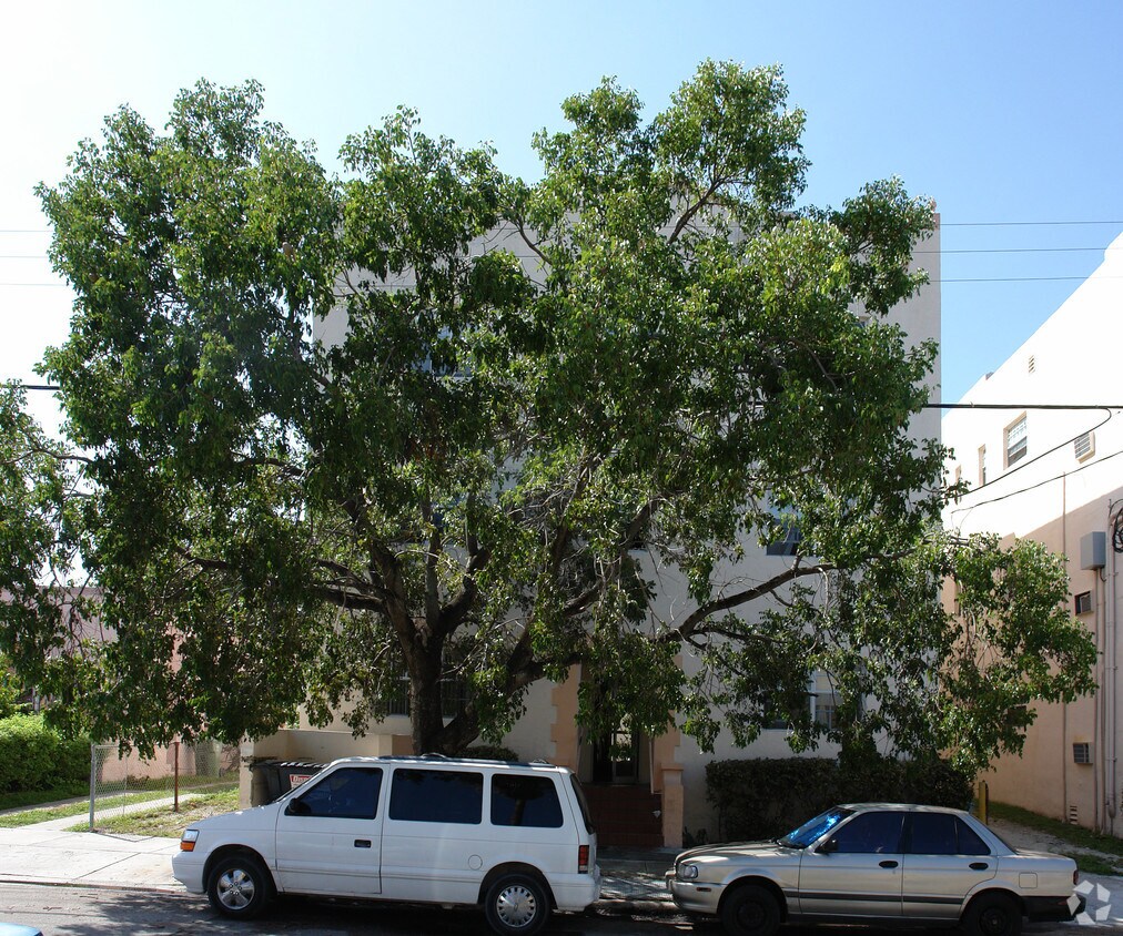 Foto del edificio - 1444 SW 5th St