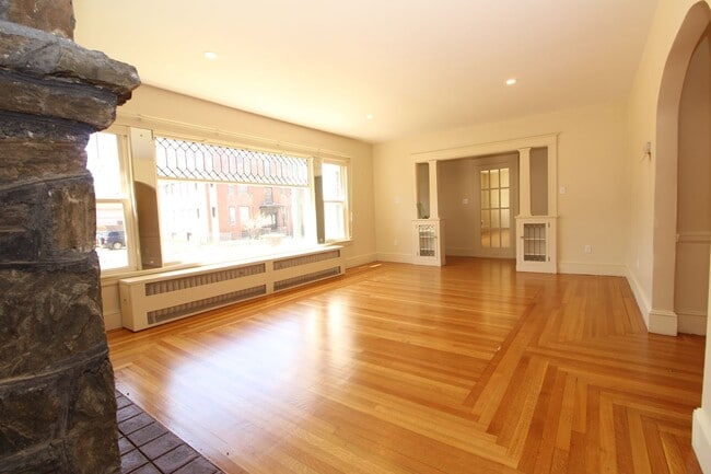 Building Photo - 359 Deering Ave
