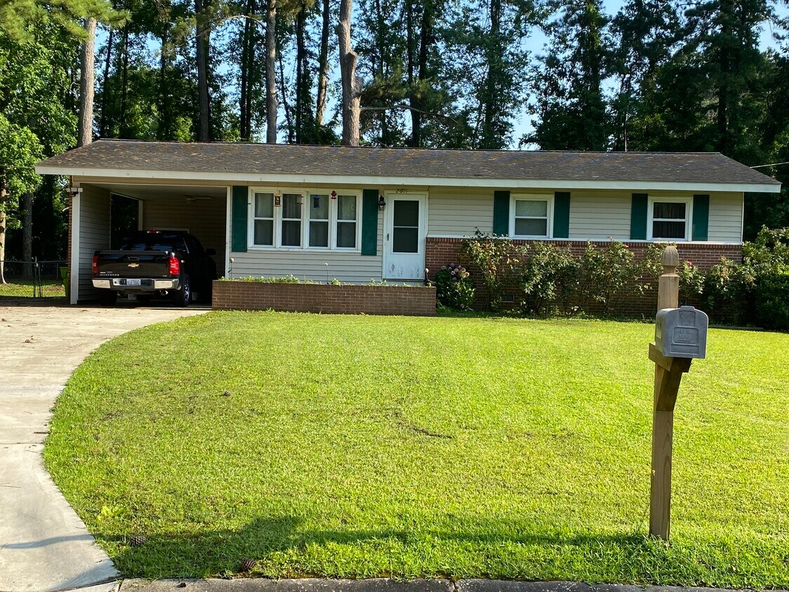 Foto principal - 2601 Cherry Tree Dr