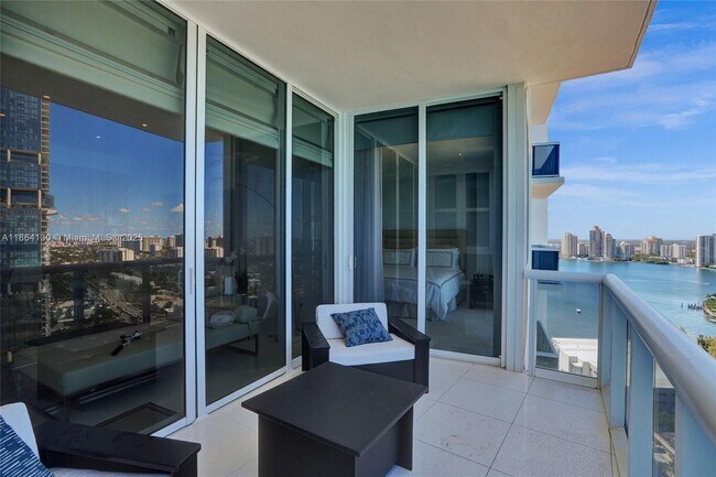 Foto del edificio - 18201 Collins Ave