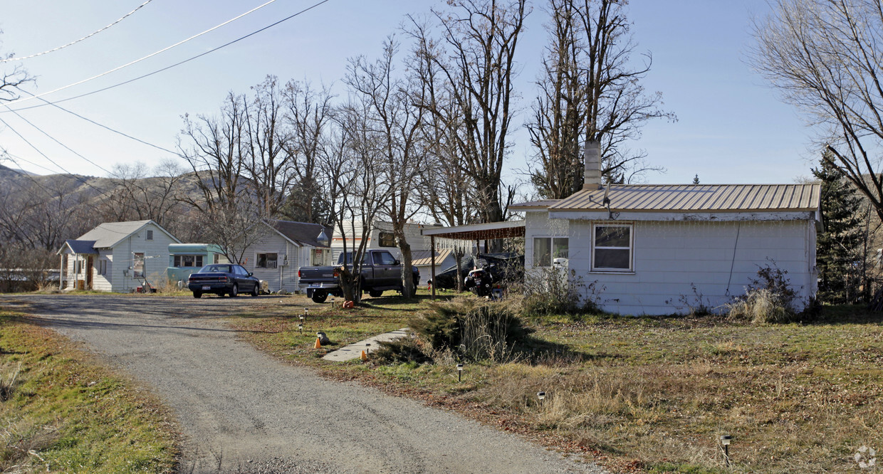 Building Photo - 523 Bendview Ct