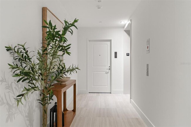 Building Photo - 3015 S Ysabella Ave