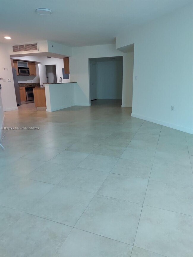 Foto del edificio - 9066 SW 73rd Ct