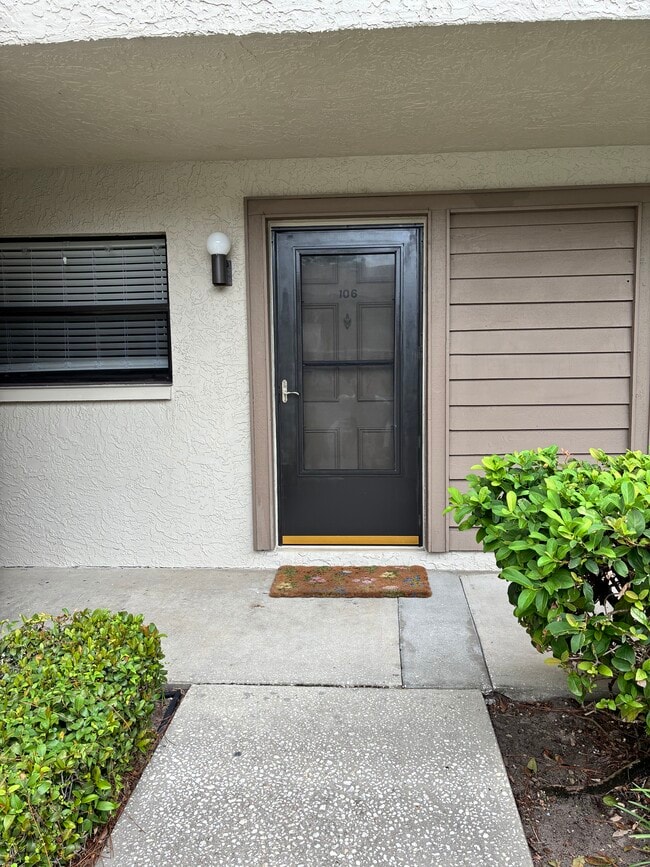 Assigned parking right at front door - 3038 Eastland Blvd