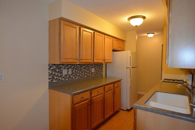 Building Photo - 18 Shrewsbury Green Dr