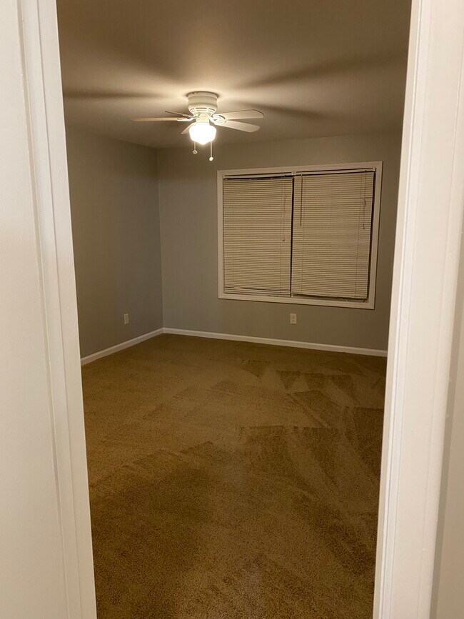 Building Photo - 6023 Treetop Ct