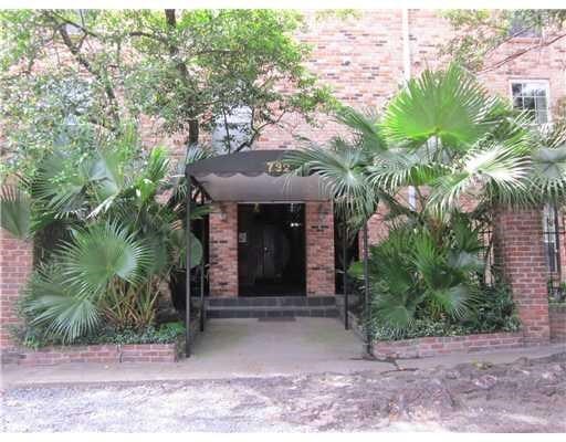 University Area Condo Entrance - 732 Cherokee St