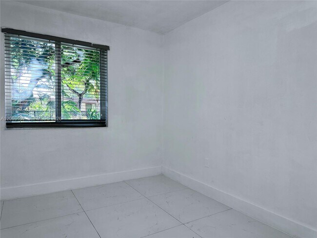 Foto del edificio - 12780 NW 16th Ave