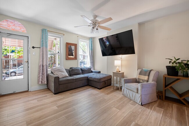 Foto del edificio - 1123 W 7th St