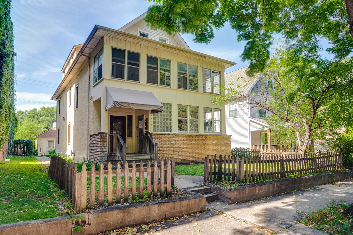 Primary Photo - 2210 Garfield Ave