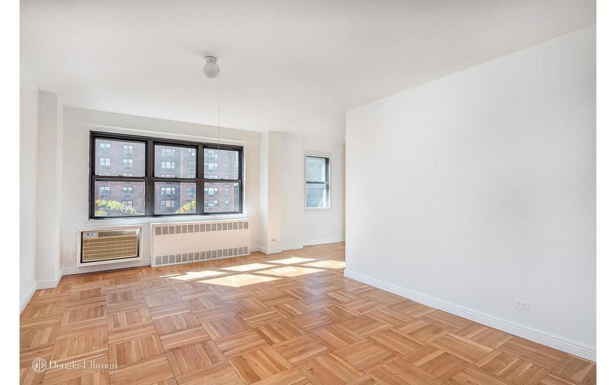 Primary Photo - 210 E 63rd St