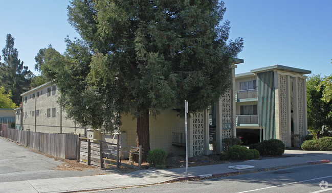 Building Photo - 4576 Appian Way