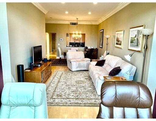 Building Photo - 200 W 8th St