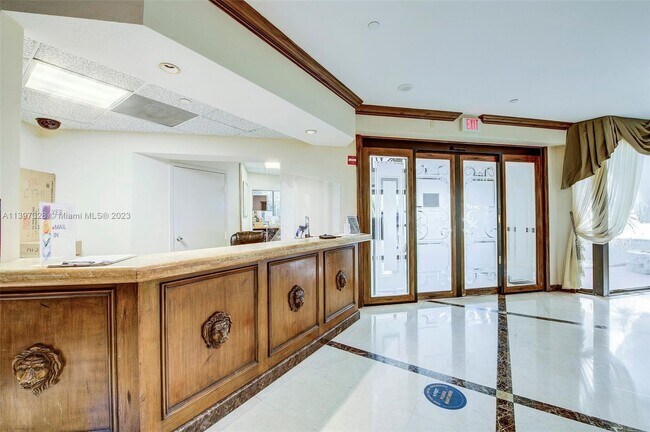 Foto del edificio - 18151 NE 31st Ct