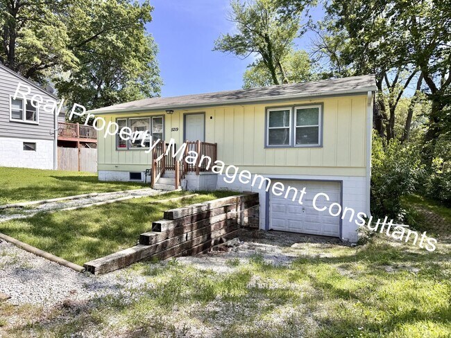 Building Photo - 2-Bedroom Home with Spacious Backyard & Deck