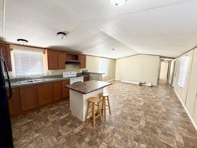 Foto del edificio - 136 Burkhart Ln