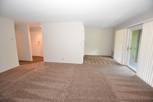 Building Photo - Topsfield 1 bedroom Condo