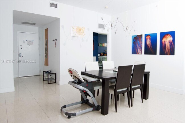 Foto del edificio - 7901 Hispanola Ave