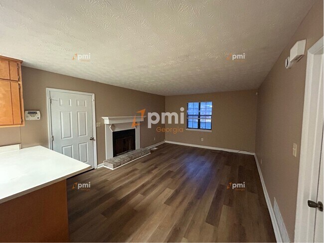 Foto del edificio - 5867 Sheldon Ct
