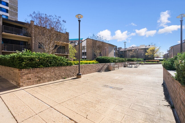 Photo - 102 Monroe St Townhome