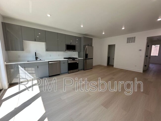 Photo - 1403 Sarah St House