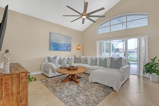 Foto del edificio - 6074 Las Colinas Cir